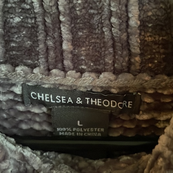 Like new grey sweater - Picture 2 of 3